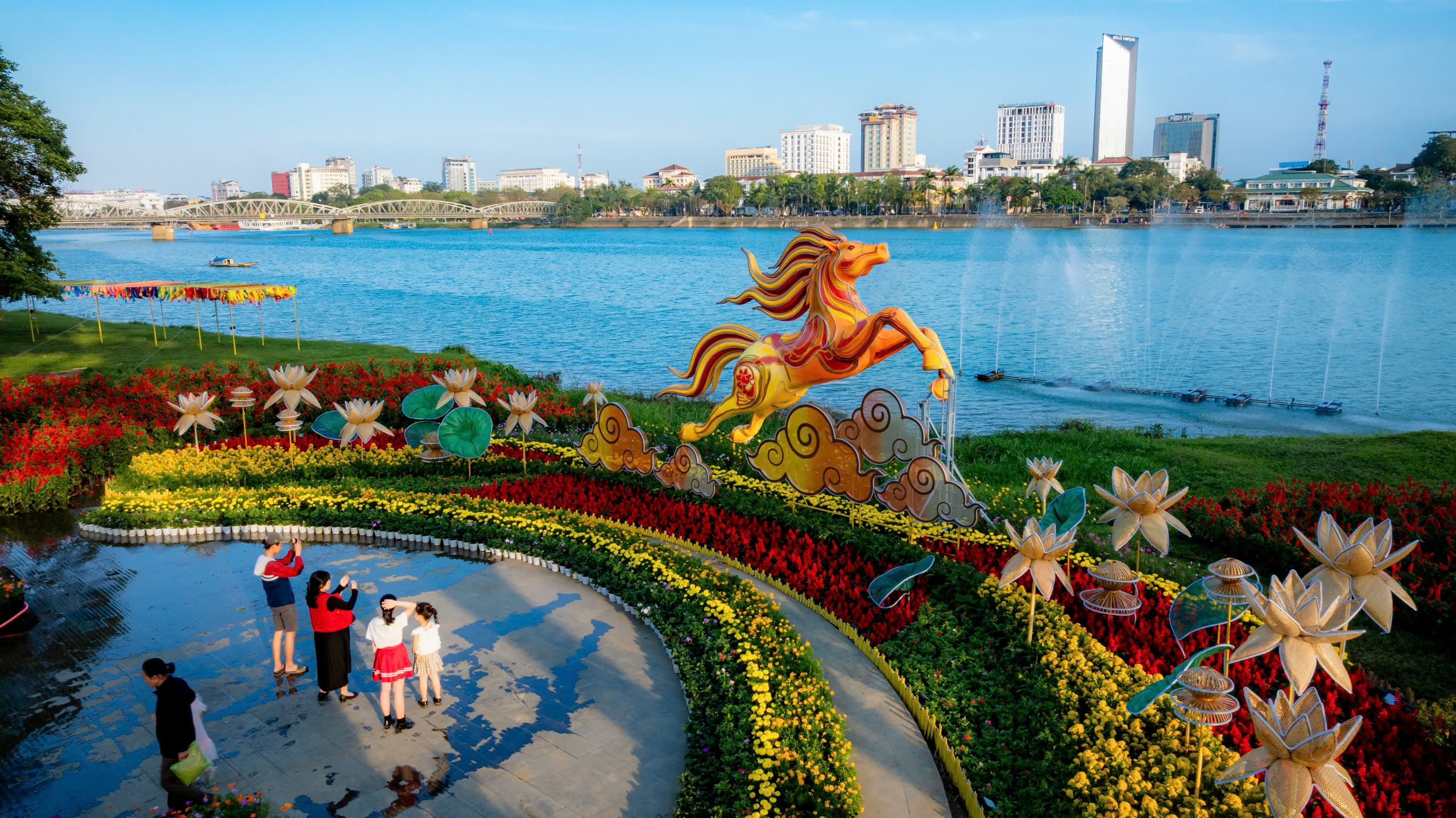 Ngắm linh vật ngựa tại Hội Xuân Huế 2026- Ảnh 7.