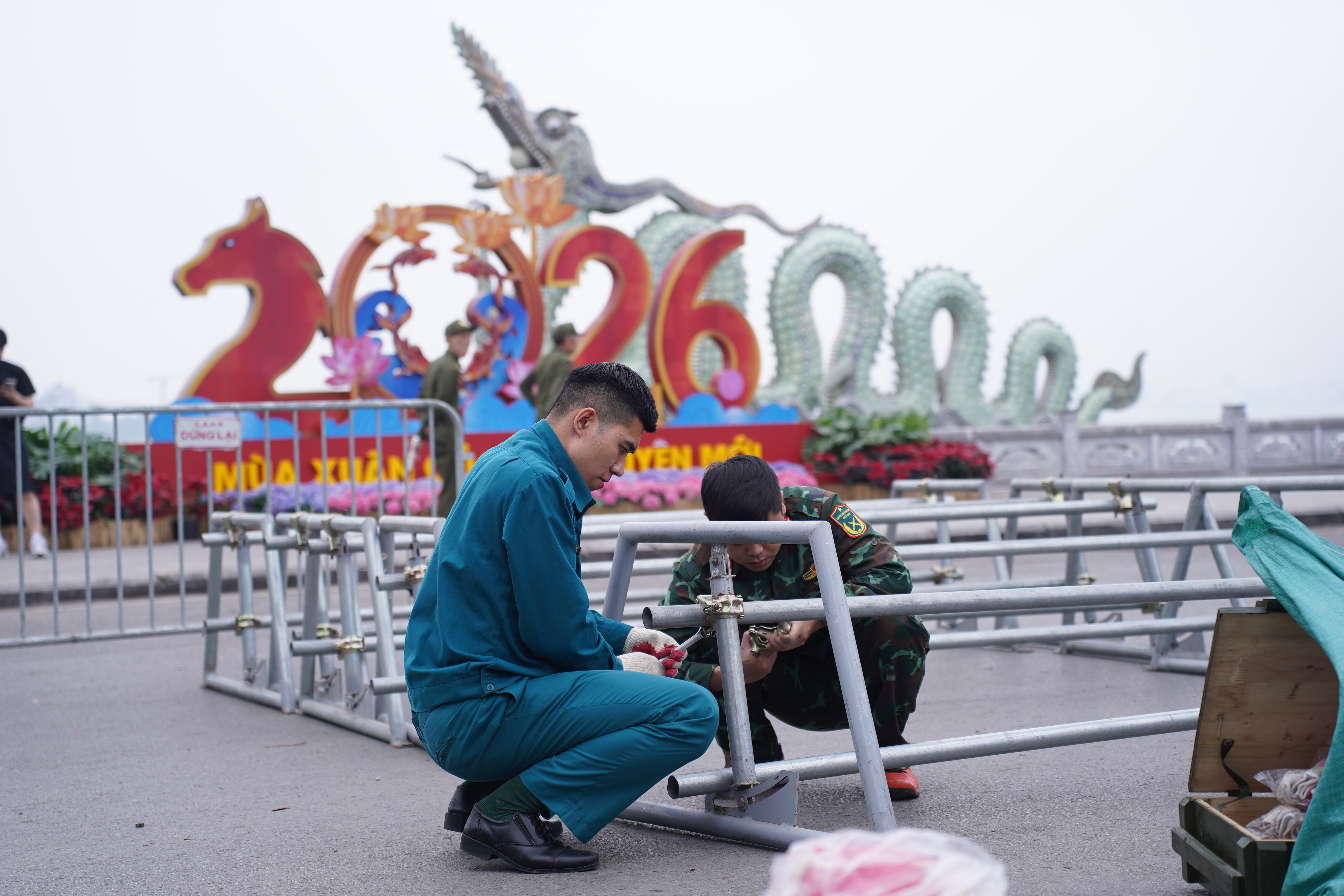 Cận cảnh các trận địa pháo hoa ở Hà Nội trước thời khắc đón Giao thừa- Ảnh 4.