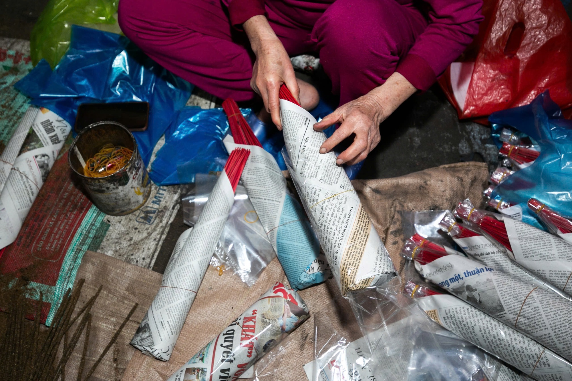 Làng làm hương truyền thống tất bật những ngày cận Tết 2026- Ảnh 10. Làng làm hương truyền thống tất bật những ngày cận Tết 2026- Ảnh 10.