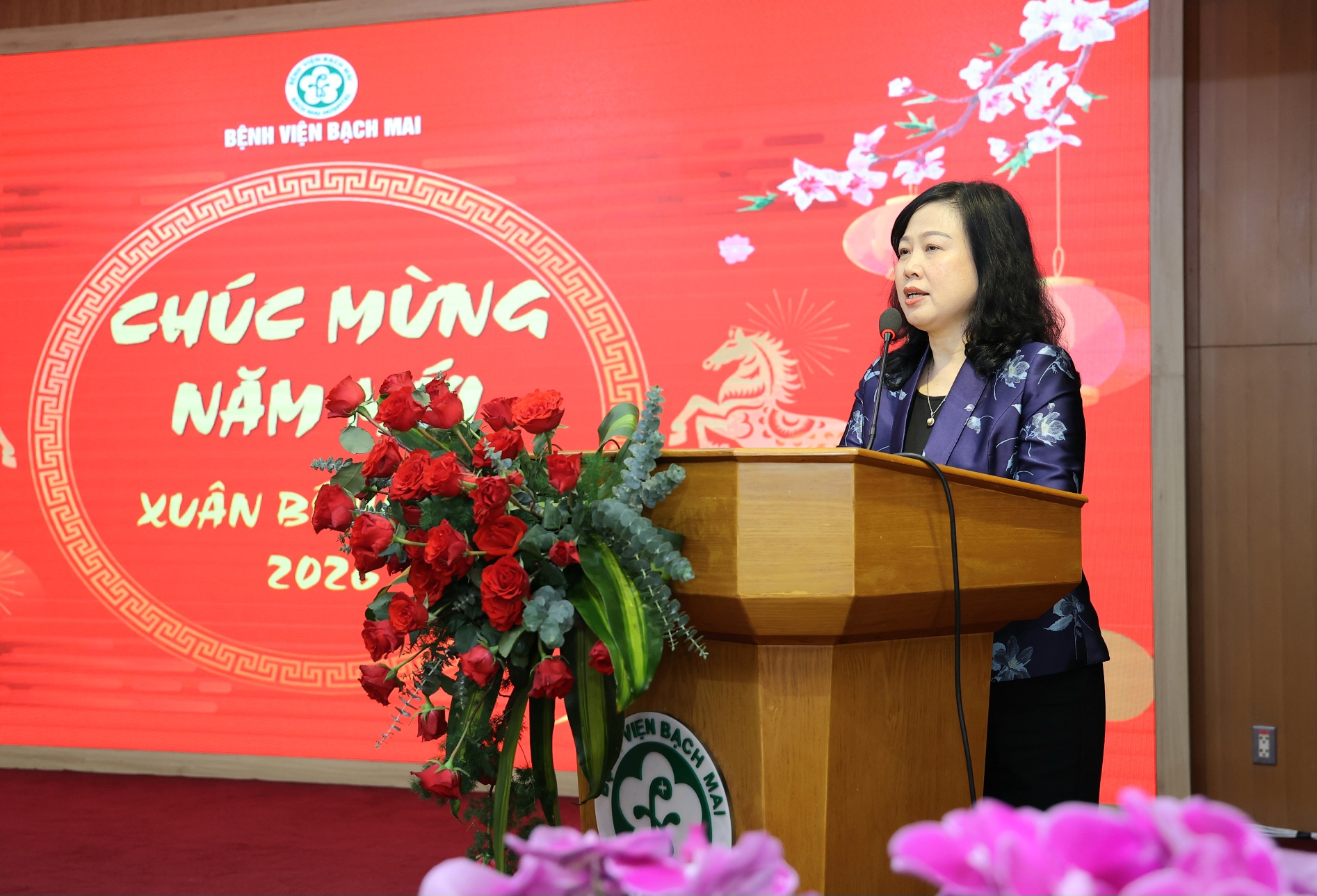 Thủ tướng Chính phủ thăm, chúc Tết, động viên y bác sĩ và bệnh nhân tại 2 bệnh viện tuyến đầu- Ảnh 11. Thủ tướng Chính phủ thăm, chúc Tết, động viên y bác sĩ và bệnh nhân tại 2 bệnh viện tuyến đầu- Ảnh 11.