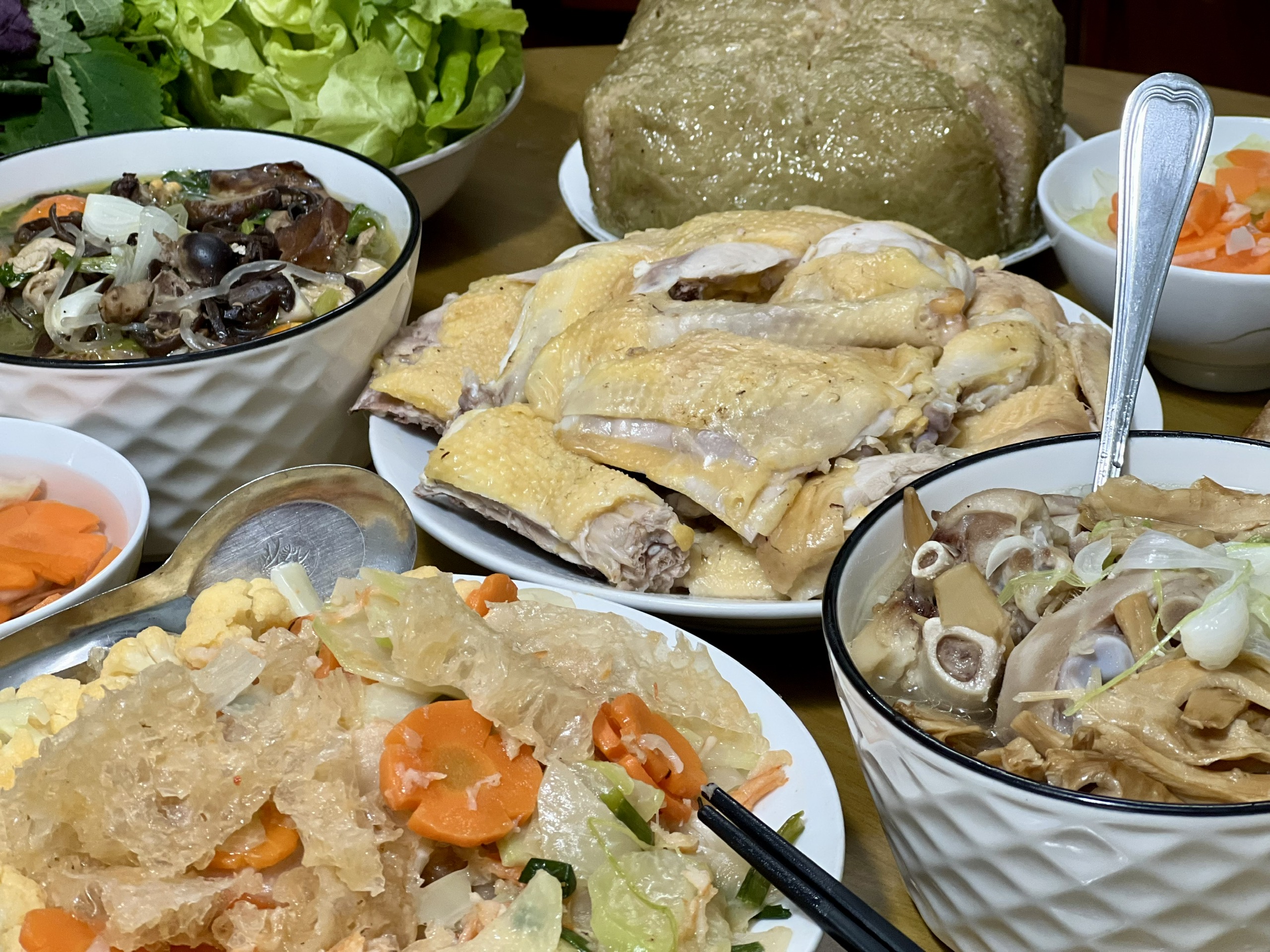 Ăn Tết thông minh: Chế độ dinh dưỡng tối ưu cho người có sức khỏe kém