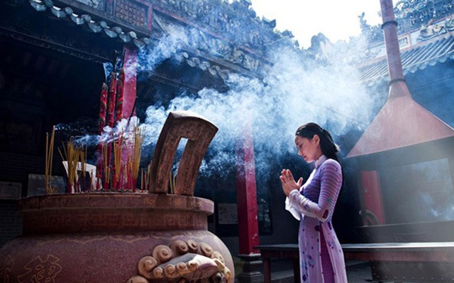 Ý nghĩa của việc đi lễ chùa đầu năm mới và những lưu ý mà bạn cần biết