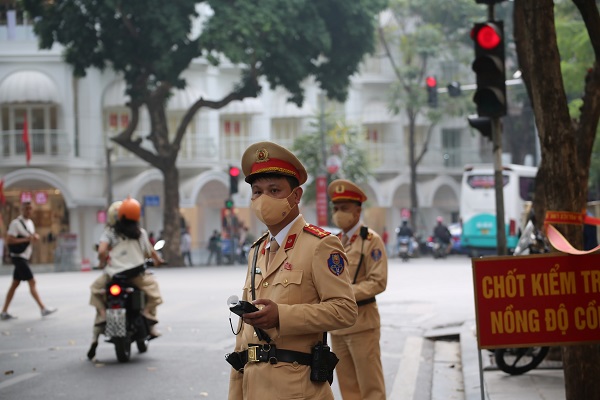 Tài xế xe buýt vi phạm nồng độ cồn trong ngày mùng 1 Tết- Ảnh 1.