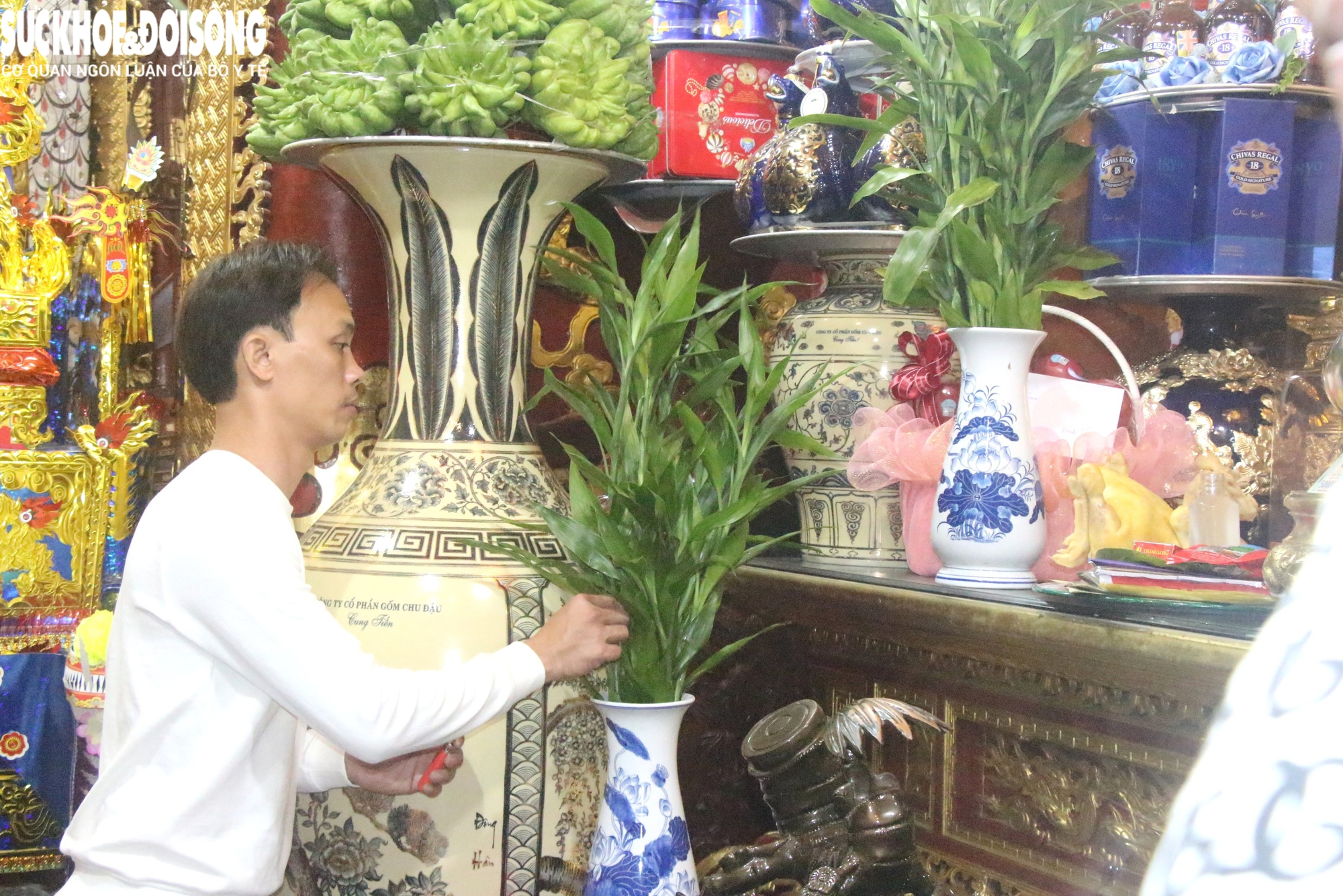 Chuyện chưa biết về xin lộc đêm Giao thừa ở ngôi đền thiêng thờ thần rắn- Ảnh 8.