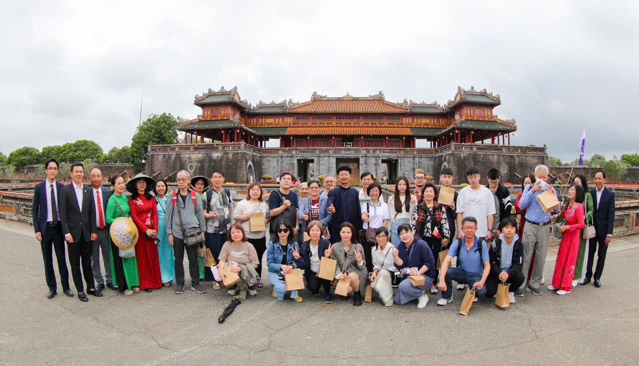 Du xuân hoàng cung, trải nghiệm hái lộc đầu năm giữa không gian di sản Huế- Ảnh 5.