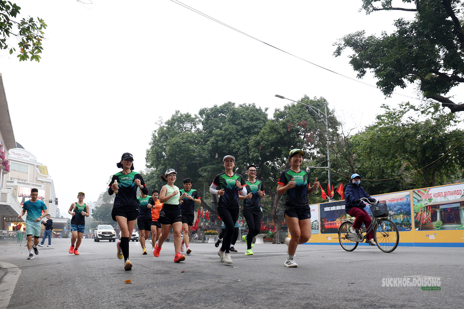 Hà Nội mùng 1 Tết: Bình yên trong nhịp thở đầu Xuân- Ảnh 14. Hà Nội mùng 1 Tết: Bình yên trong nhịp thở đầu Xuân- Ảnh 14.