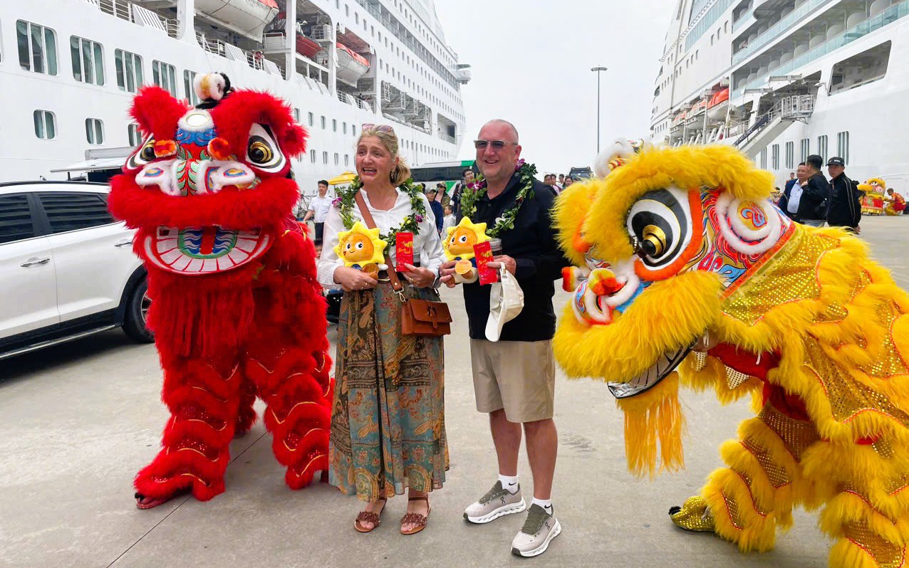 5 ngày nghỉ Tết, Quảng Ninh thu hơn 1000 tỷ đồng từ du lịch- Ảnh 2. 5 ngày nghỉ Tết, Quảng Ninh thu hơn 1000 tỷ đồng từ du lịch- Ảnh 2.