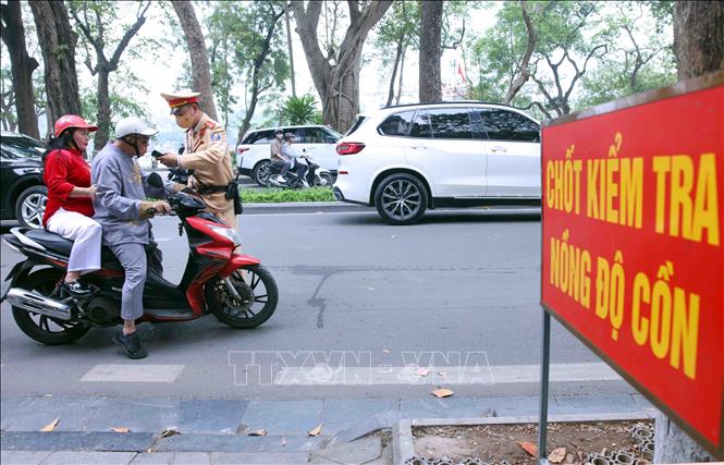 Tối mùng 1 Tết, xử lý trên 1.600 trường hợp vi phạm nồng độ cồn- Ảnh 1.