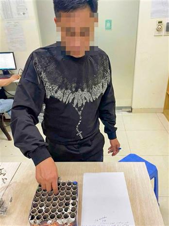 Xử lý trường hợp ở Hà Nội đốt pháo trái phép đêm Giao thừa- Ảnh 1.