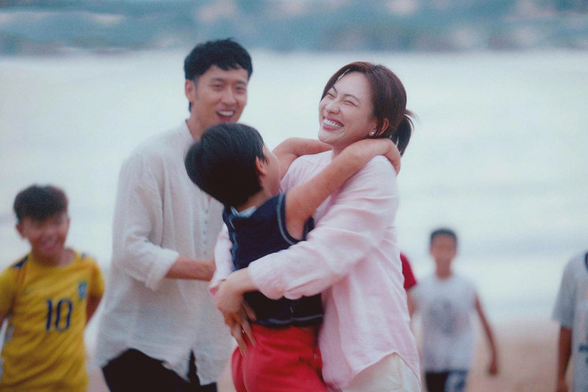 Cục diện cuộc đua phim Tết sau ngày đầu ra mắt: Trấn Thành và 'phần còn lại'- Ảnh 4.