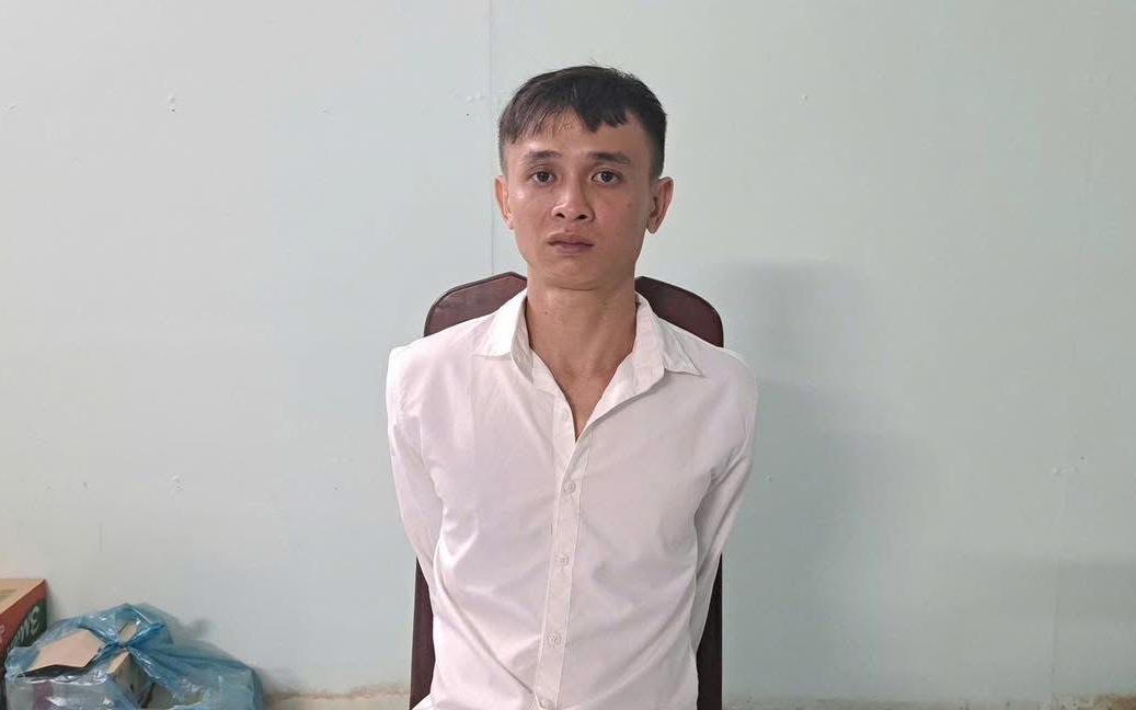 Công an An Giang cứu thanh niên nhảy cầu trong đêm- Ảnh 2.