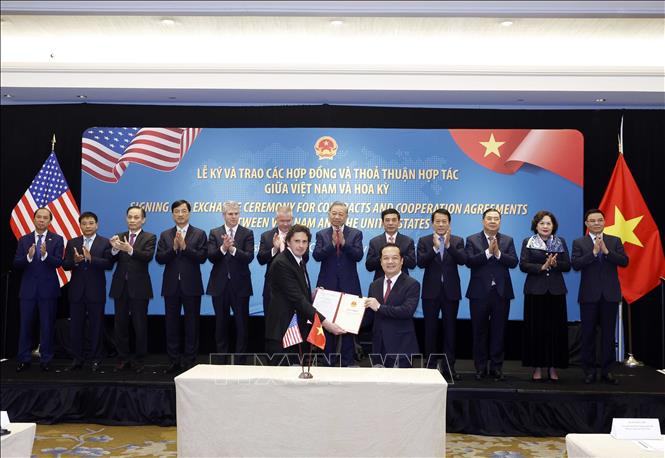 Tổng Bí thư chứng kiến lễ ký và trao các thoả thuận hợp tác giữa Việt Nam và Hoa Kỳ- Ảnh 6.