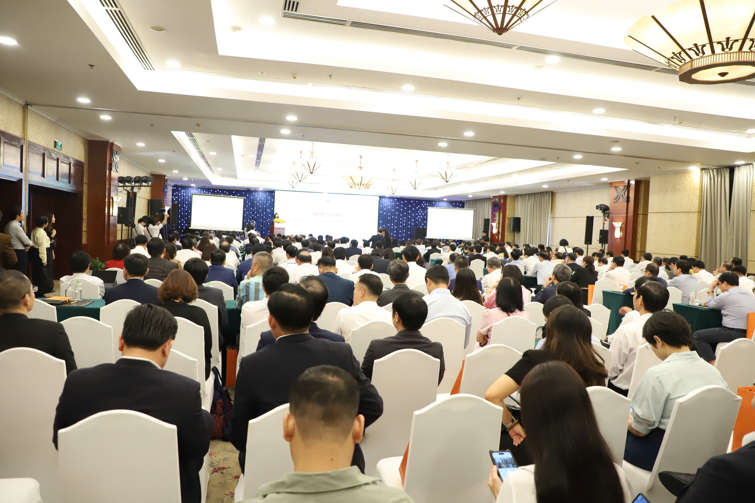 Bộ trưởng Bộ Y tế: Tiếp tục nâng chất lượng khám chữa bệnh, lấy người dân làm trung tâm phục vụ- Ảnh 3.