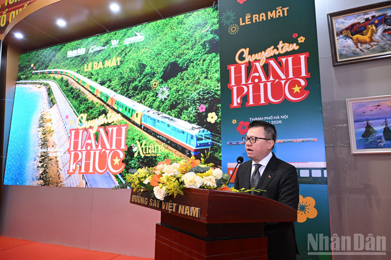 Báo Nhân Dân ra mắt 'Chuyến tàu hạnh phúc': Hành trình nhân văn chào Xuân mới- Ảnh 4.