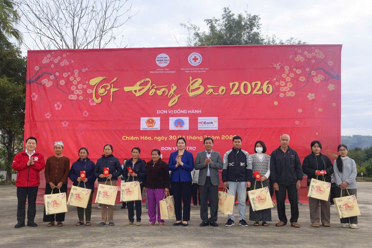 Lan tỏa yêu thương với 'Tết đồng bào 2026' tại xã Chiêm Hóa, tỉnh Tuyên Quang- Ảnh 5.