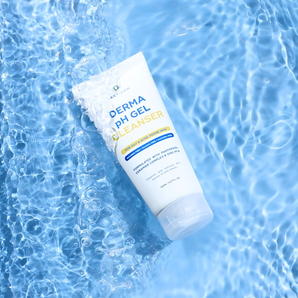 Bật mí hệ làm sạch dịu nhẹ có trong Gel rửa mặt Actidem Derma pH Gel Cleanser- Ảnh 1.