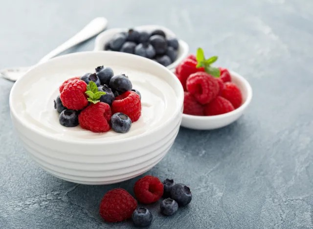 4 món ăn nhẹ hỗ trợ giảm mỡ bụng hiệu quả cho người sau tuổi 60- Ảnh 1. 4 món ăn nhẹ hỗ trợ giảm mỡ bụng hiệu quả cho người sau tuổi 60- Ảnh 1.