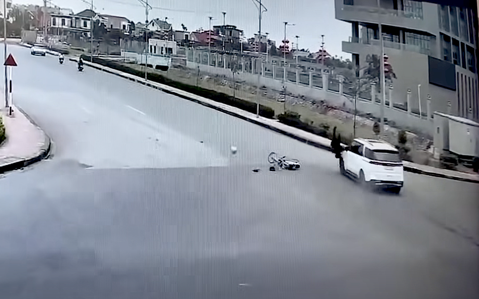 Bốn người thương vong sau vụ tai nạn trên QL12A- Ảnh 1.