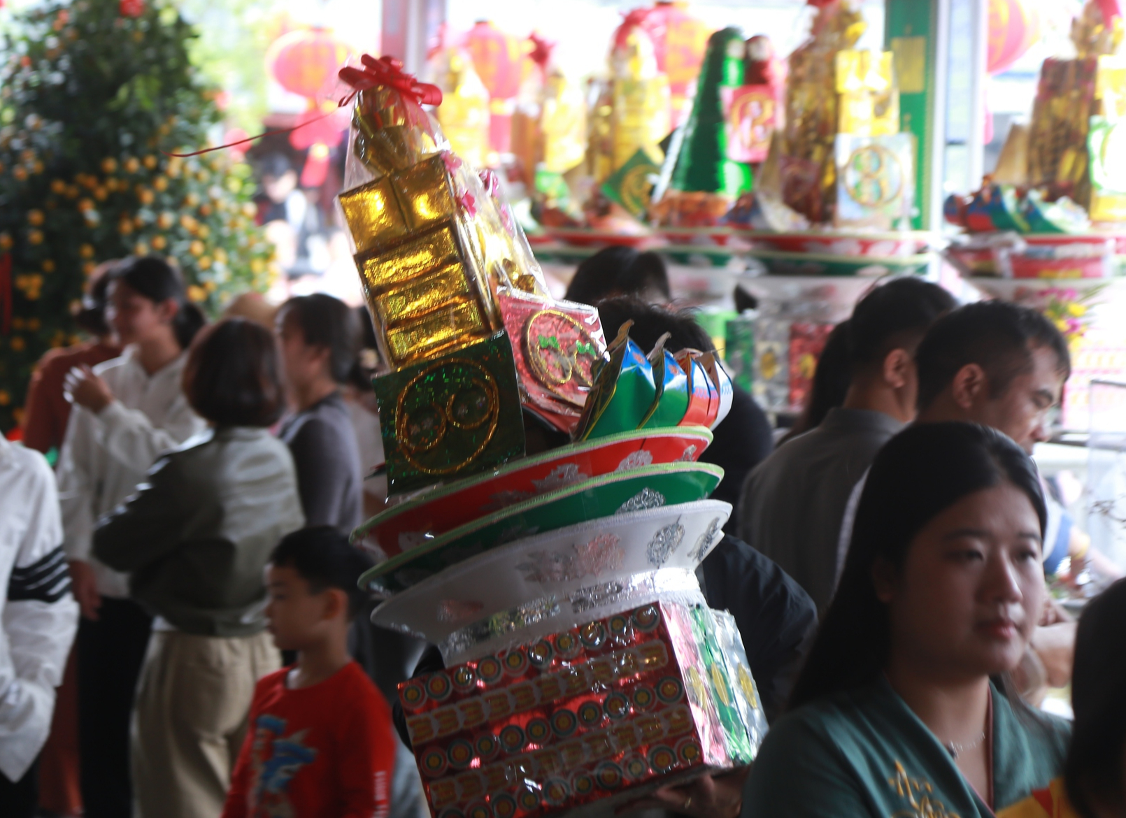 Người dân nô nức về Phủ Dầy ở Ninh Bình cầu may đầu xuân- Ảnh 4. Người dân nô nức về Phủ Dầy ở Ninh Bình cầu may đầu xuân- Ảnh 4.