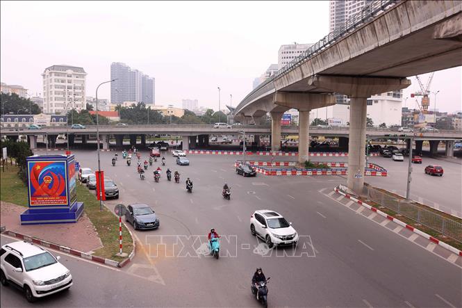 Giao thông Thủ đô Hà Nội thông thoáng trong ngày mùng 5 Tết- Ảnh 2. Giao thông Thủ đô Hà Nội thông thoáng trong ngày mùng 5 Tết- Ảnh 2.