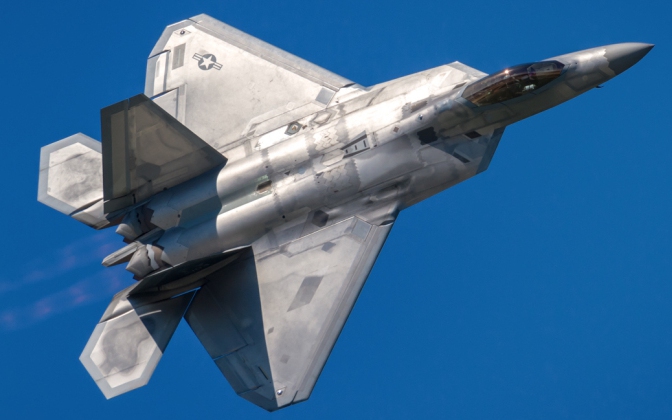 Lần đầu tiên trong lịch sử Mỹ điều loạt tiêm kích 'chim săn mồi' thế hệ 5 F-22 Raptor đến Israel- Ảnh 2. Mỹ triển khai thêm "vua không chiến" F-22 Raptor áp sát Iran