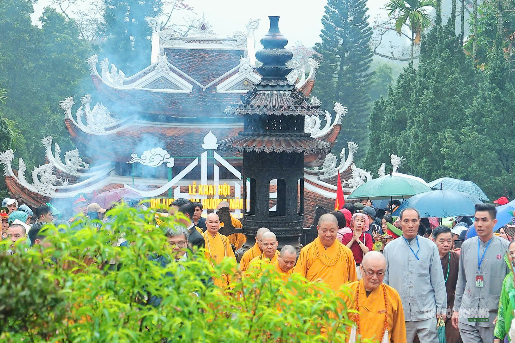 Lễ hội Chùa Hương - Lễ hội lớn nhất miền Bắc chính thức khai hội- Ảnh 5. Lễ hội Chùa Hương - Lễ hội lớn nhất miền Bắc chính thức khai hội- Ảnh 5.