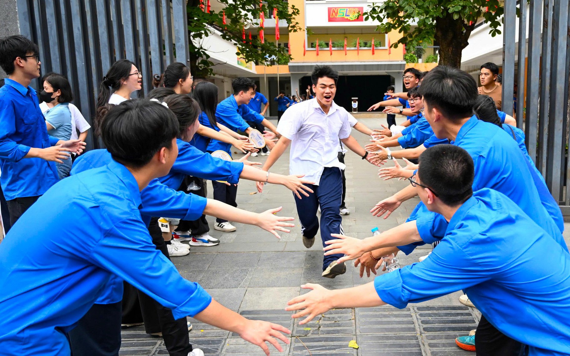 Môn thi thứ ba lớp 10 được công bố liên tiếp tại nhiều địa phương