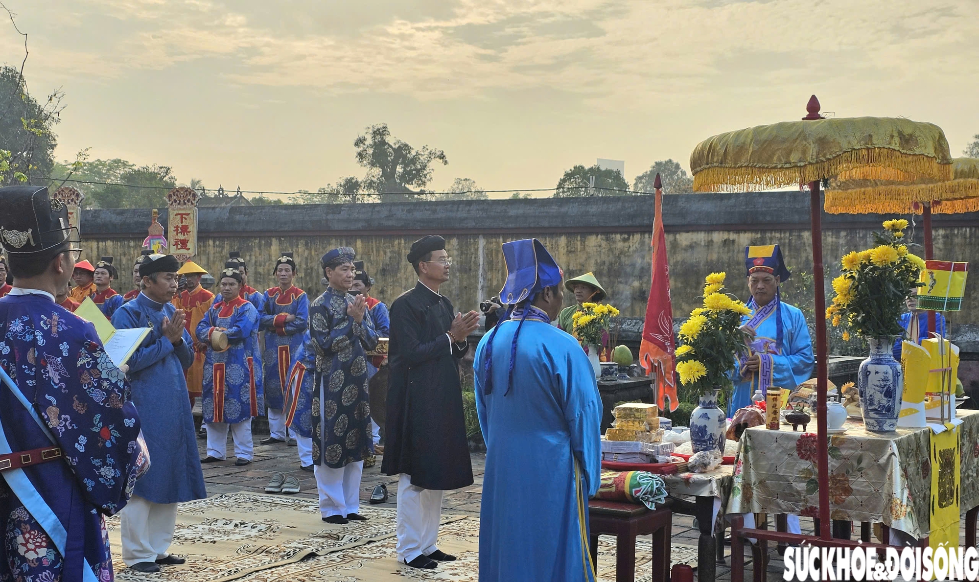 Khai ấn tân niên trong Hoàng cung Huế, du khách hào hứng khi được tặng chữ- Ảnh 1.