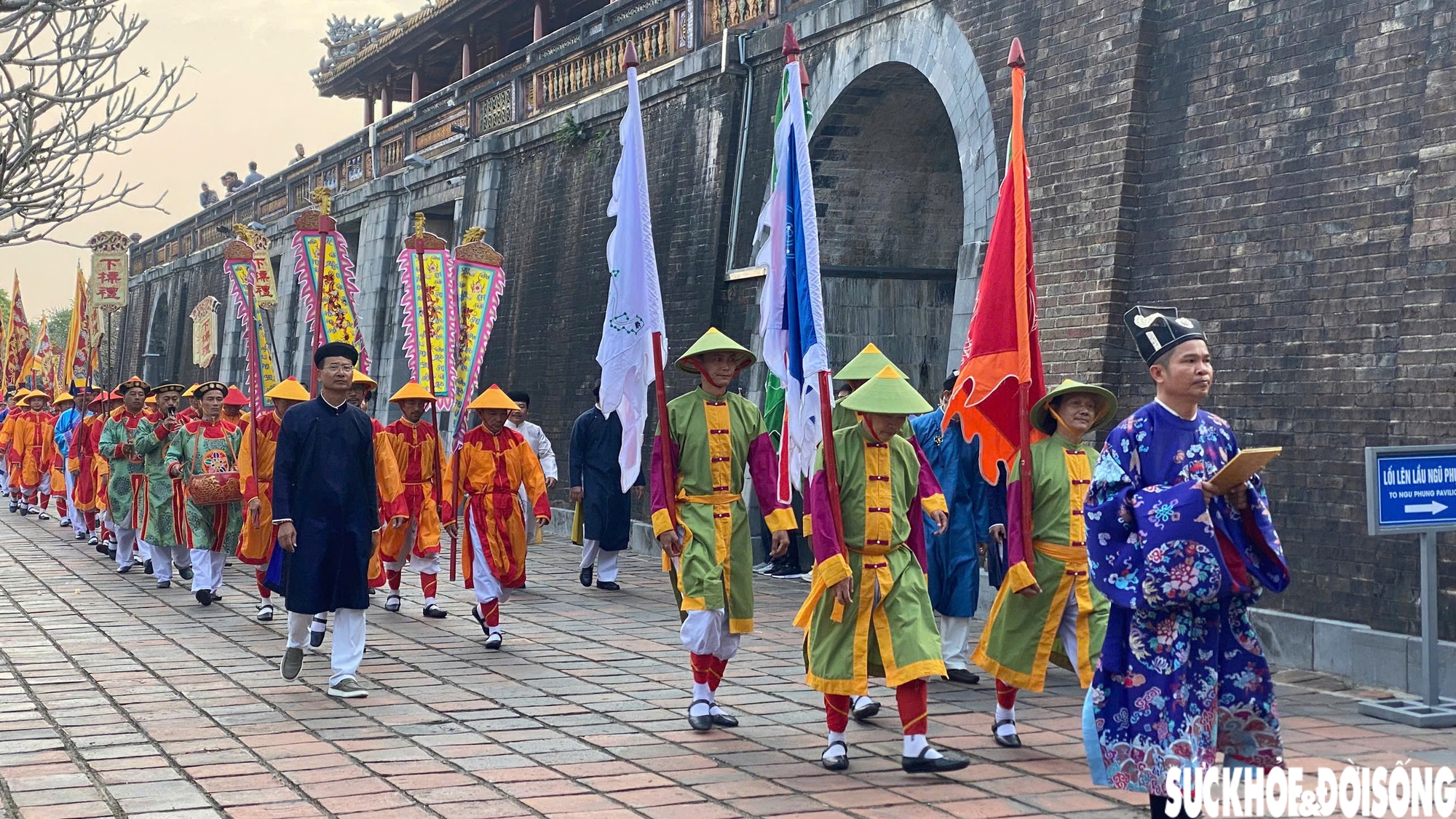Khai ấn tân niên trong Hoàng cung Huế, du khách hào hứng khi được tặng chữ- Ảnh 5.