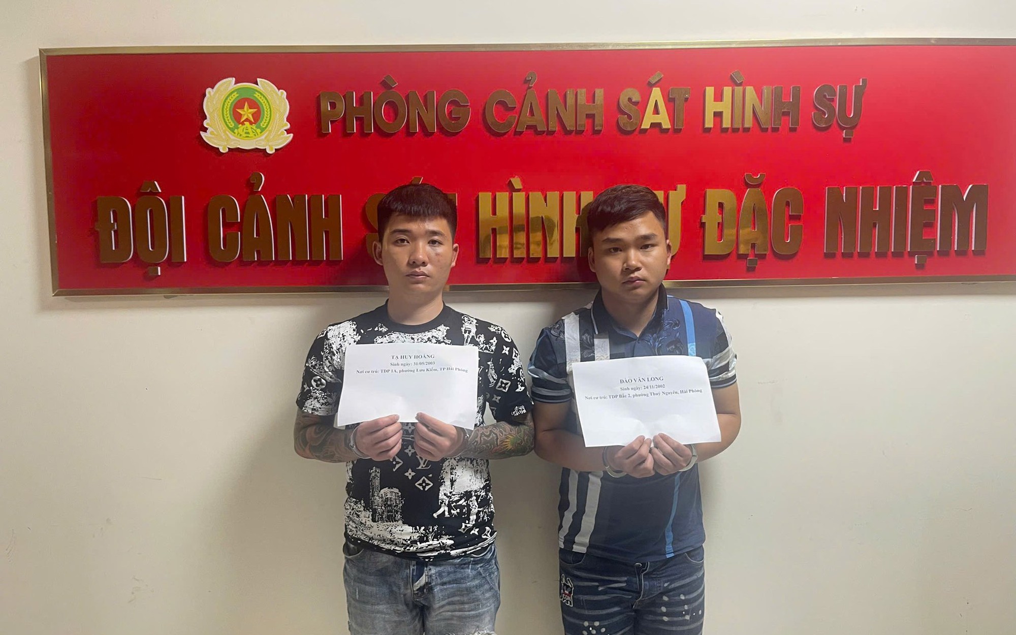 Mâu thuẫn trong lúc mời rượu, vợ chồng chủ quán bị khách đánh- Ảnh 2.