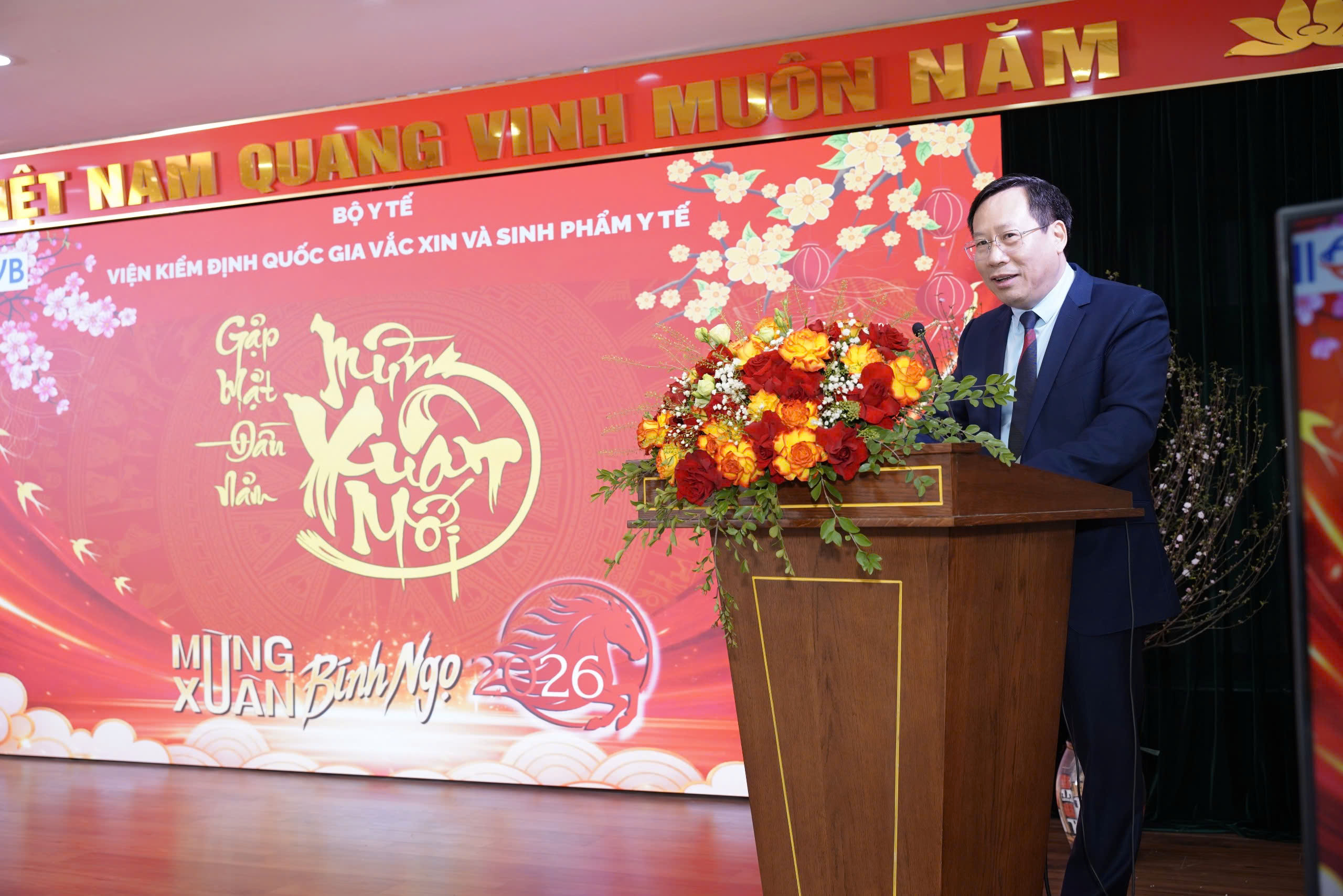 Thứ trưởng Lê Đức Luận đôn đốc công tác sau Tết của đơn vị 'gác cổng' kiểm định vắc xin, sinh phẩm - Ảnh 2.