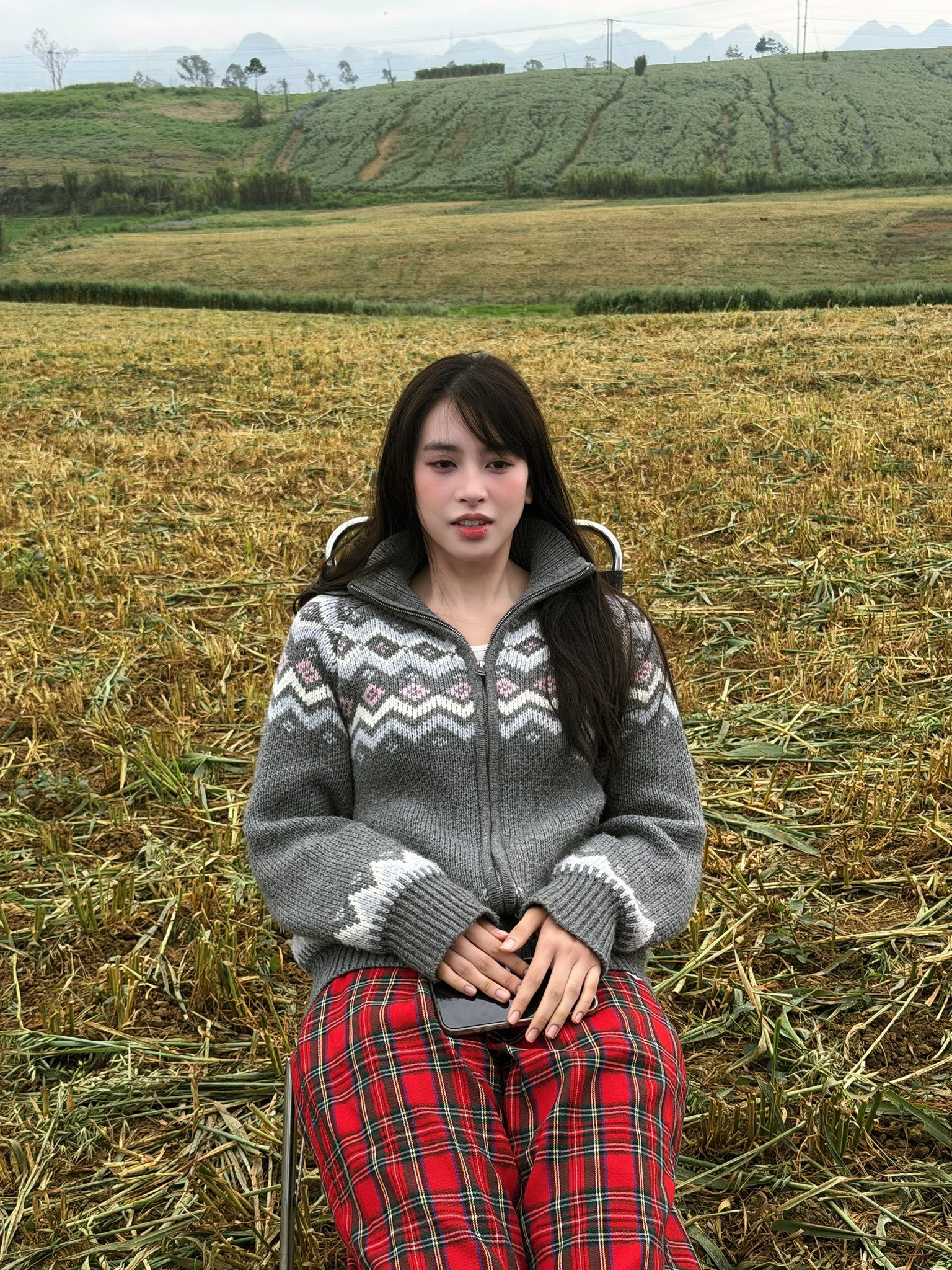 Trần Tiểu Vy gây chú ý sau kỳ nghỉ Tết dài bên bố mẹ- Ảnh 1. Trần Tiểu Vy gây chú ý sau kỳ nghỉ Tết dài bên bố mẹ- Ảnh 1.