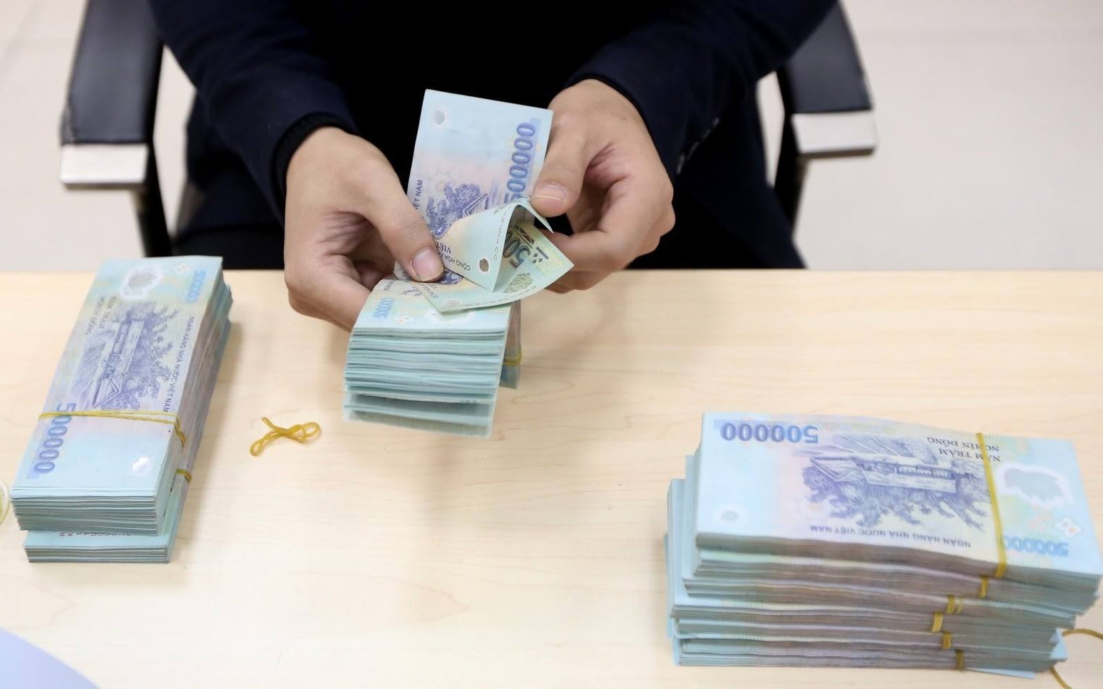 Những chỉ đạo mới về cải cách tiền lương cán bộ, công chức, viên chức