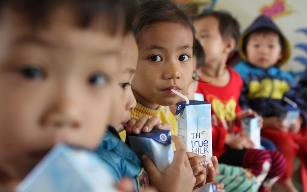 Sữa học đường: Chỉ sử dụng sữa tươi, ưu tiên trẻ em vùng khó khăn