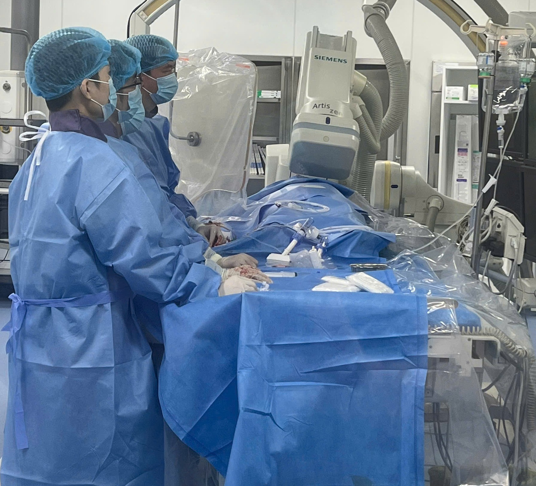 Nhồi máu cơ tim và cuộc đua từng phút trong phòng cấp cứu- Ảnh 2.