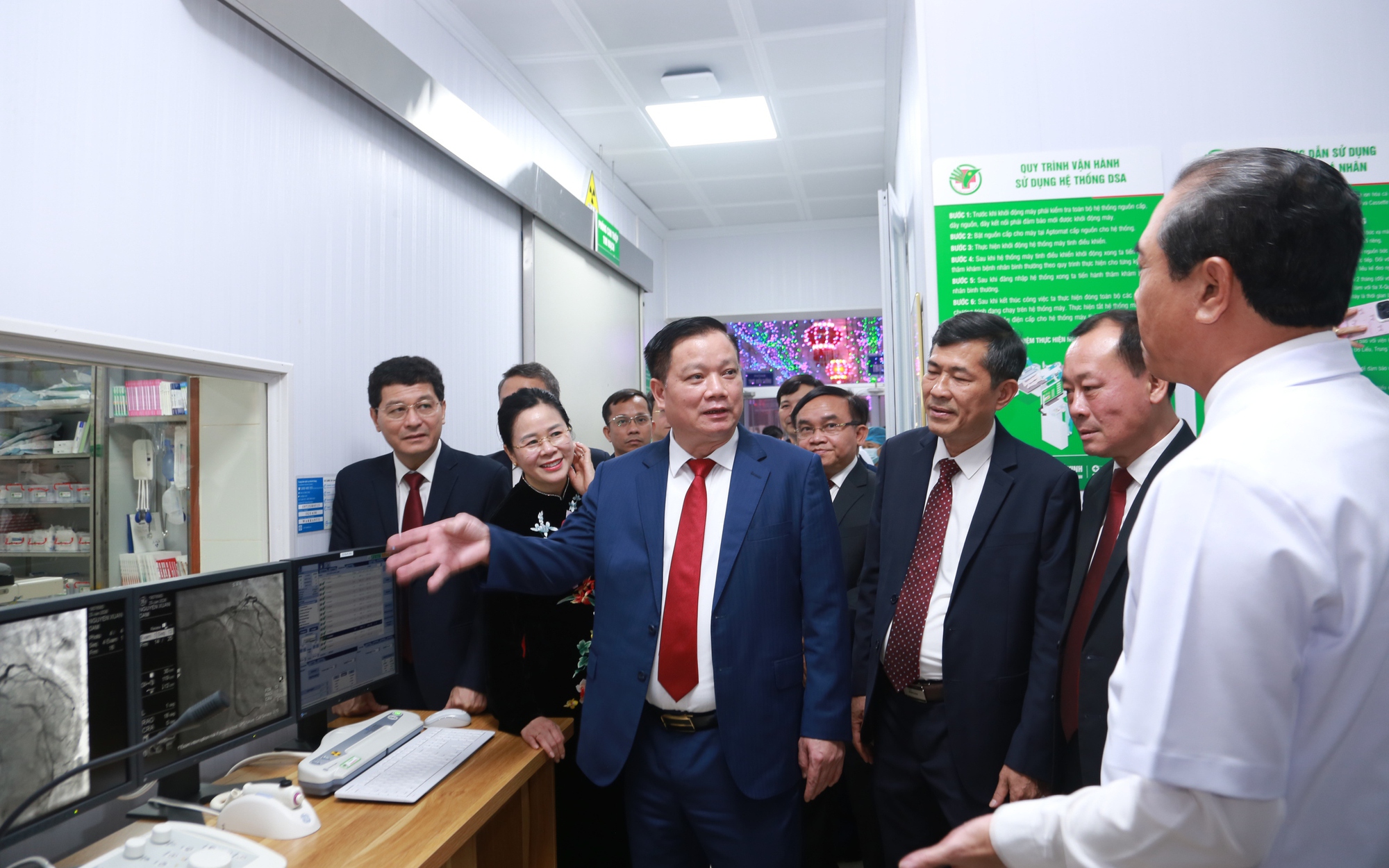 Bệnh viện ĐK TP Vinh triển khai Đơn vị chống đau - Khám, điều trị chuyên sâu các bệnh lý đau mạn tính, đau do bệnh lý thần kinh, cột sống, cơ xương khớp- Ảnh 7.