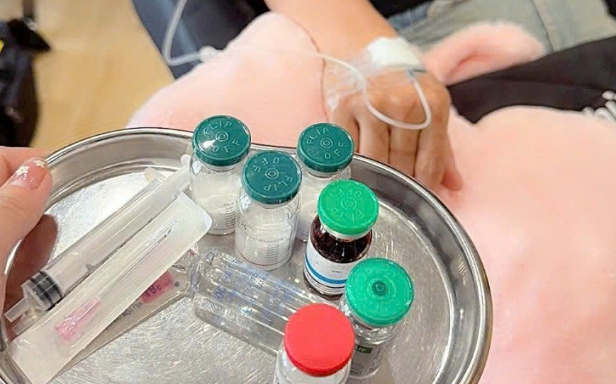 Cô gái ở TPHCM tử vong sau truyền thuốc làm trắng da tại nhà