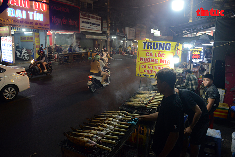 TP Hồ Chí Minh: Phố cá lóc thâu đêm đỏ lửa phục vụ ngày vía Thần Tài- Ảnh 16.