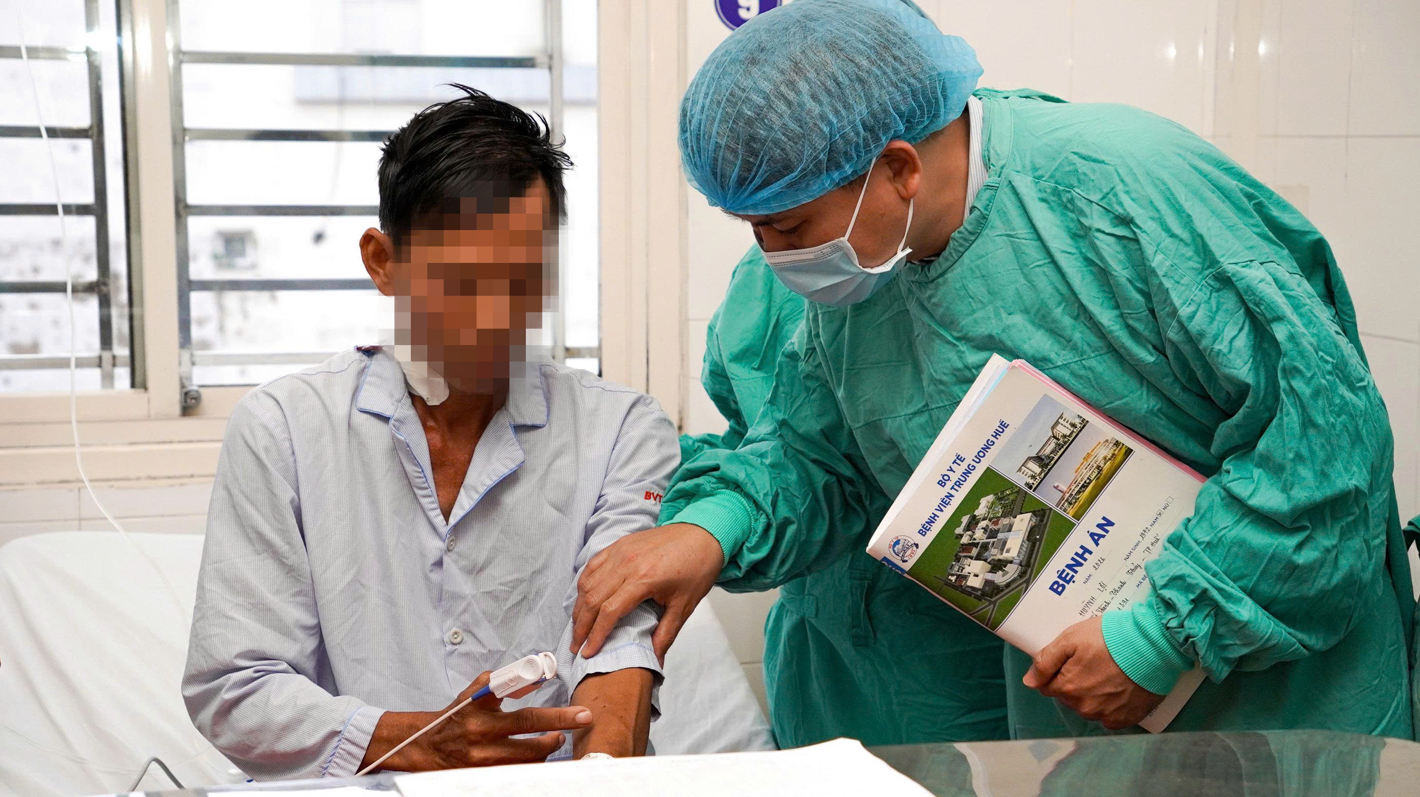 Chuyện chưa kể về ca cắt 2 thận đa nang và ghép thận trong một lần mổ đầu tiên tại Việt Nam- Ảnh 2. Chuyện chưa kể về ca cắt 2 thận đa nang và ghép thận trong một lần mổ đầu tiên tại Việt Nam- Ảnh 2.