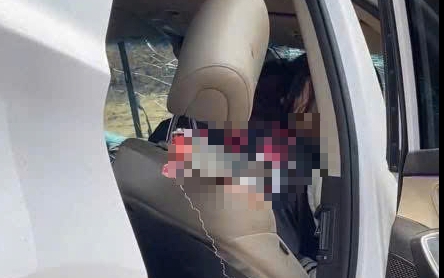 Ô tô lao vào rào tôn công trường trên cao tốc Nội Bài – Lào Cai, một người bị thanh sắt đâm thủng ngực