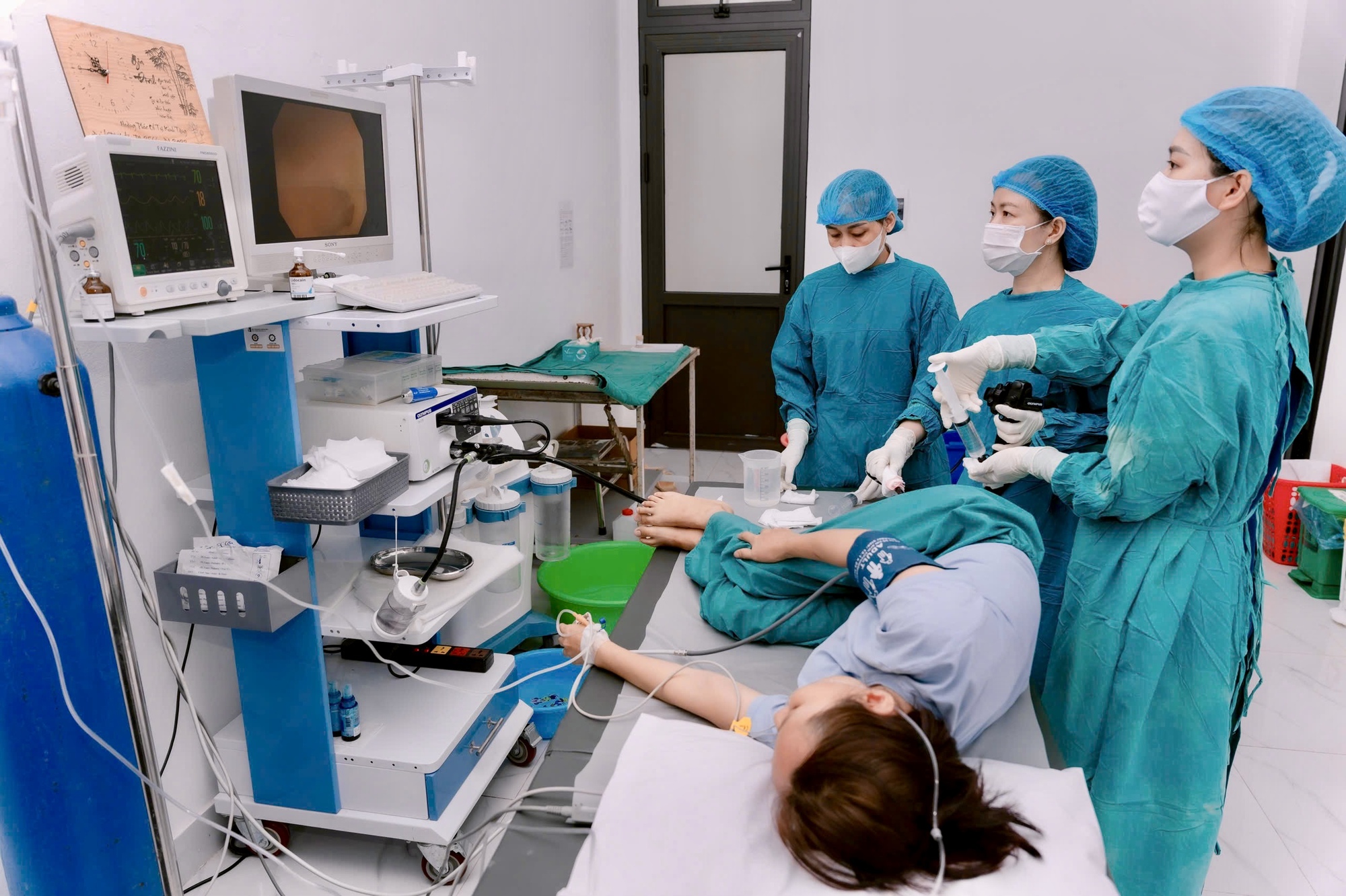 Nữ bác sĩ 20 năm viết tiếp hành trình còn dang dở của người ba - Ảnh 3.