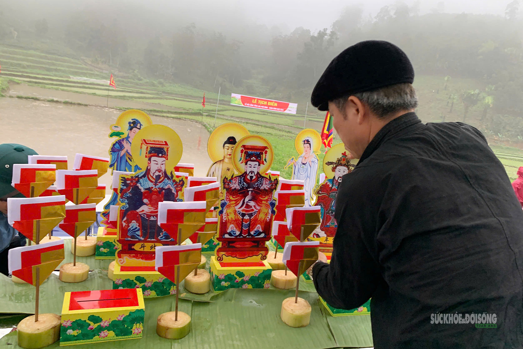 Lễ hội xuống đồng nơi 'Thủ đô gió ngàn'- Ảnh 8. Lễ hội xuống đồng nơi 'Thủ đô gió ngàn'- Ảnh 8.