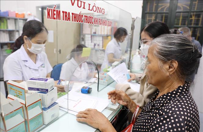 Đề xuất bổ sung thêm nhiều thuốc vào danh mục BHYT chi trả, có 30 thuốc điều trị ung thư- Ảnh 1.