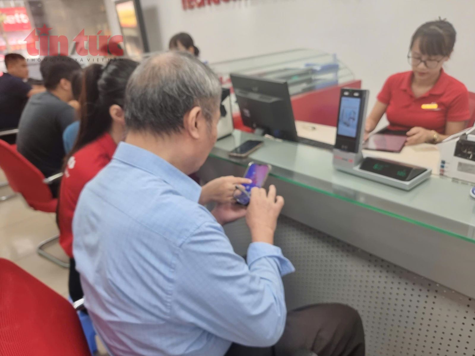 Chi trả hơn 44.700 tỷ đồng lương hưu, trợ cấp BHXH trước Tết- Ảnh 1. Chi trả hơn 44.700 tỷ đồng lương hưu, trợ cấp BHXH trước Tết- Ảnh 1.