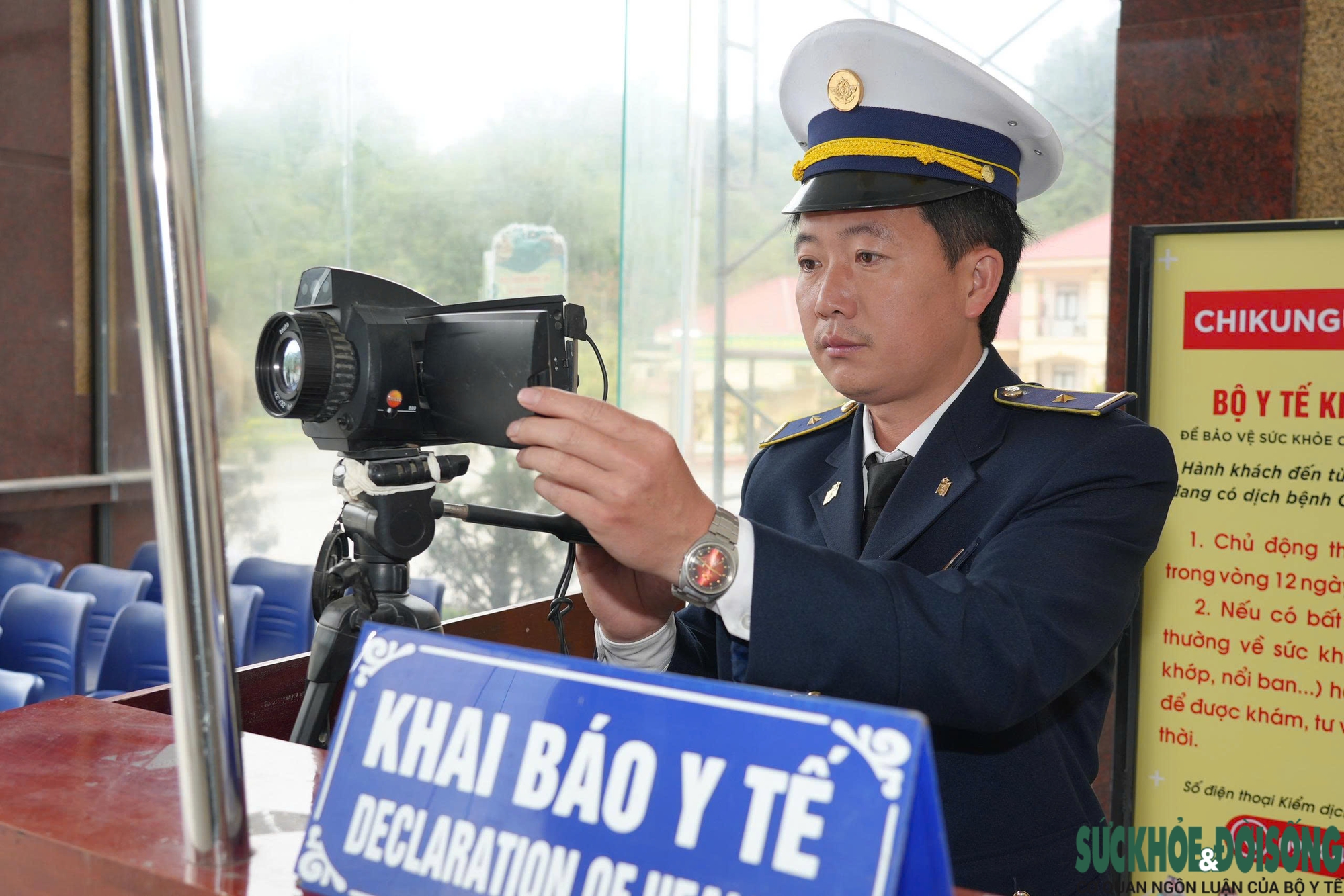 Vợ chồng bác sĩ người Mông lặng thầm ‘gác cổng bệnh tật’ miền biên viễn- Ảnh 2.