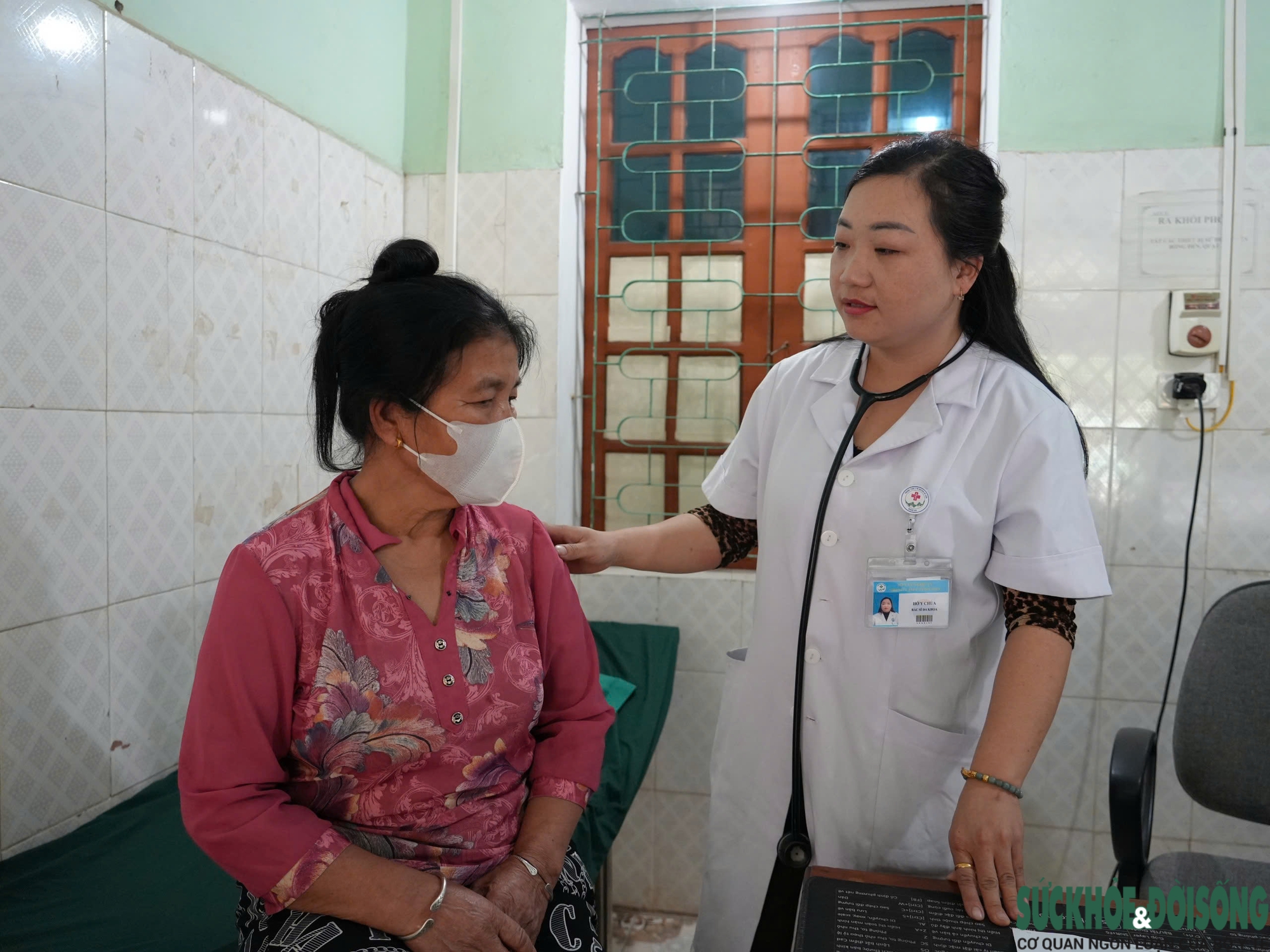 Vợ chồng bác sĩ người Mông lặng thầm ‘gác cổng bệnh tật’ miền biên viễn- Ảnh 3.