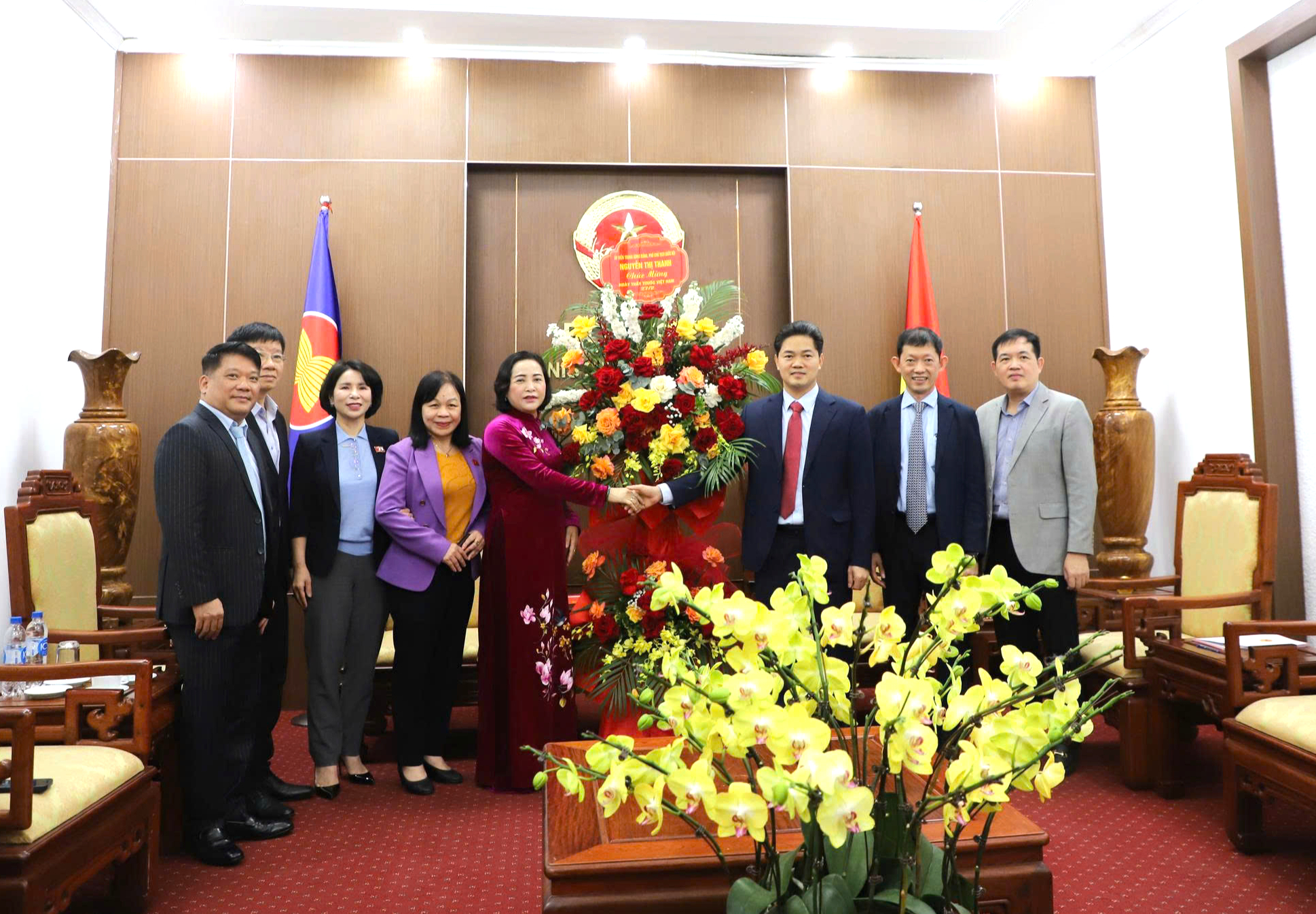 Phó Chủ tịch Quốc hội chúc mừng Bộ Y tế nhân Ngày Thầy thuốc Việt Nam- Ảnh 2.