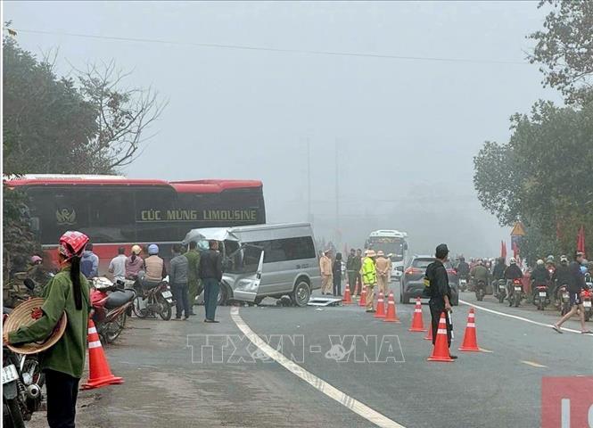 Lạng Sơn: Va chạm giữa hai xe khách, 6 người thương vong- Ảnh 1.