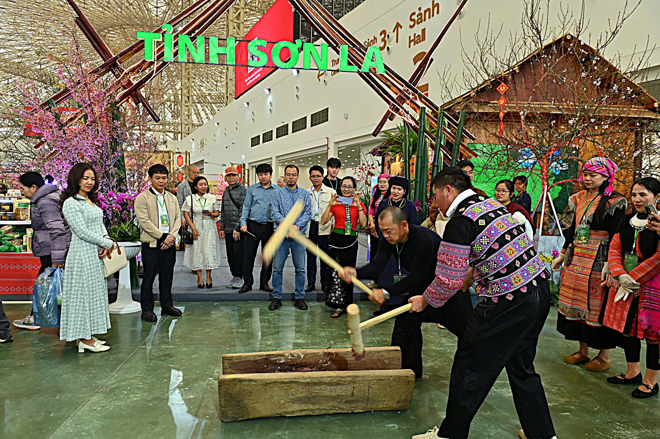 Người dân hào hứng săn ưu đãi đến 80% tại Hội chợ Mùa Xuân 2026- Ảnh 7.