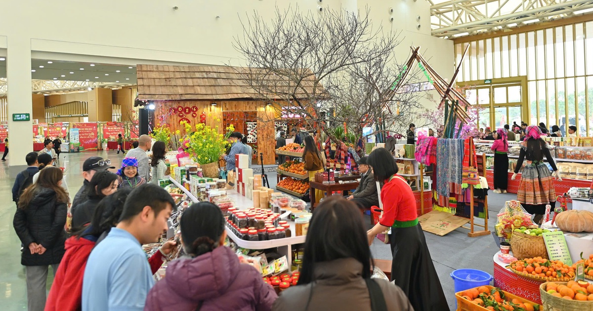 Khám phá không gian Hội chợ Mùa Xuân lần thứ nhất năm 2026, nhiều đặc sản địa phương hút khách